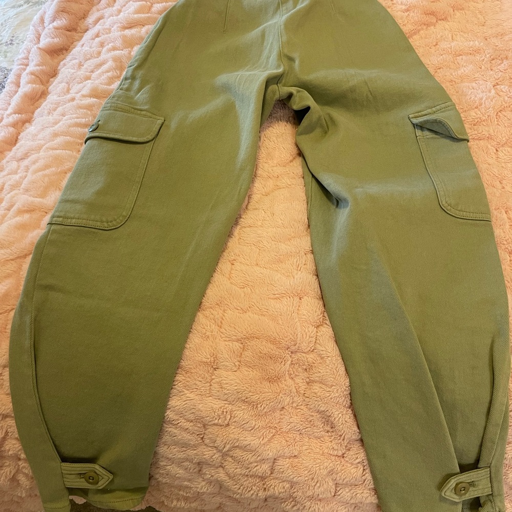 Aritzia modern cargo pants